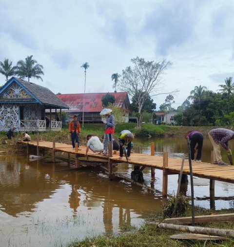 Pembuatan Jembatan Gazebo